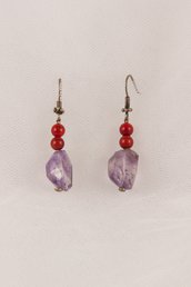 Orecchini con ametista viola e corallo rosso fatti a mano - earrings with purple amethyst and red coral handmade.