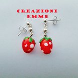 Orecchini A Fragola 3D Per Donna - Pendenti Lunghi In Resina E Lega, Colori Oro/Rosso/Verde, Gioielli Originali Per Accessori Estivi - 2