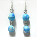 Orecchini azzurri pendenti con perle marmorizzate realizzati a mano in porcellana fredda