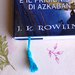 Segnalibro stile filet con mattonelle con fiori azzurri e nappina, fatto a mano ad uncinetto per amanti dei libri