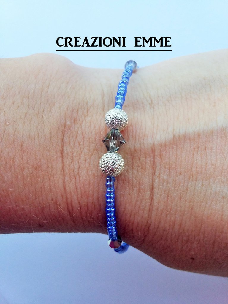 Avalaya Bracciale flessibile con perline in resina/legno, colore