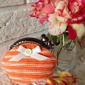 Portamonete a crochet in cotone sfumato con chiusura clutch "Rose Clutch" - Linea "Surrey Clutch"