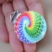 Clip porta CIUCCIO neonati baby legno naturale con vortice arcobaleno 