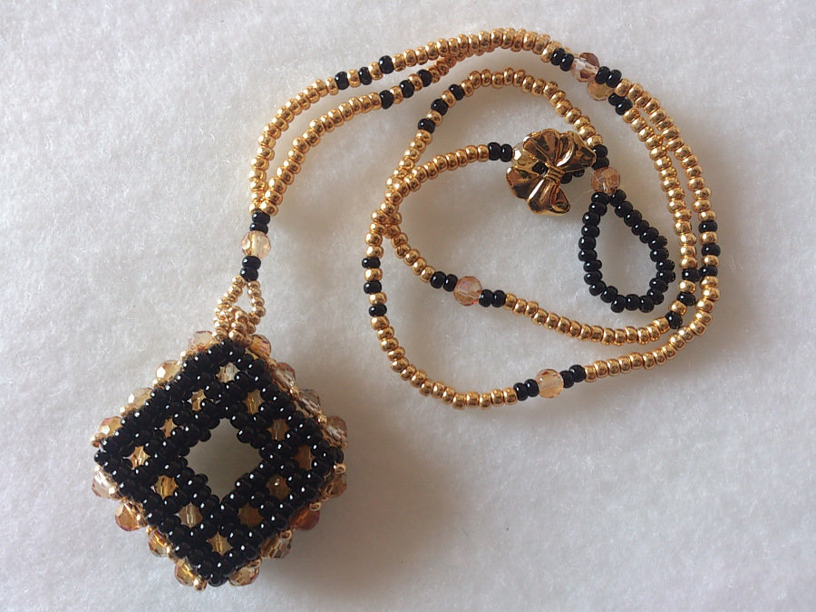 Collana ebano e oro Monies stile, collarino in legno nero e foglia oro zecchino, gioielli etnici chic - Italia