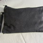 Pochette in morbida pelle nera bucherellata - fatta a mano - 100% vera pelle italiana