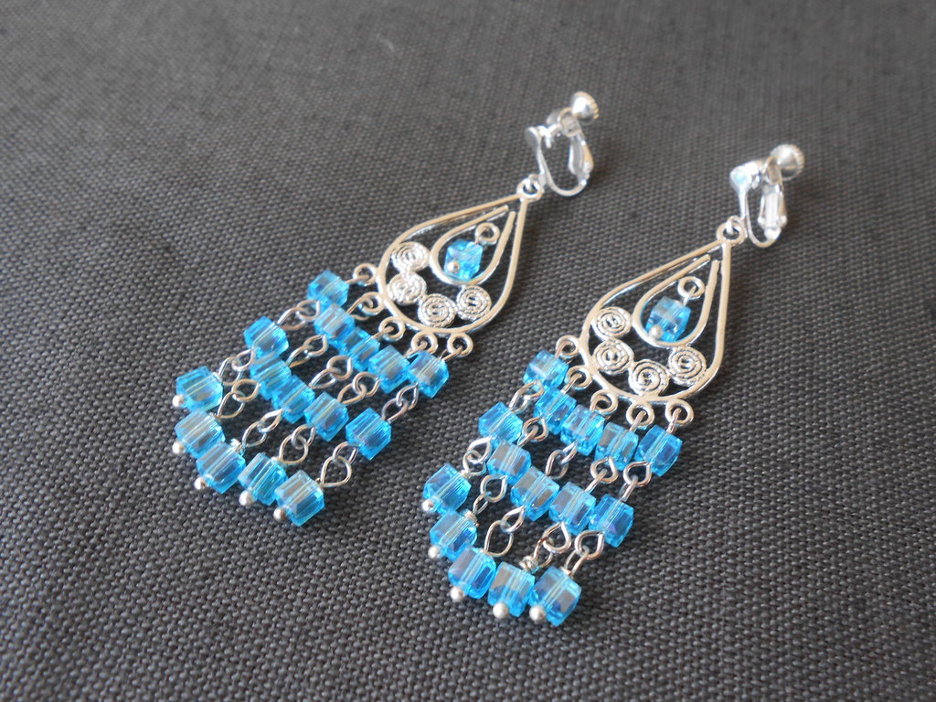 Boucles D'Oreilles Pendantes Pour Femme - Fait Main - Neuf Sans Emballage