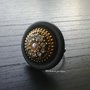 Anello con bottoni vintage e cristalli