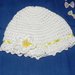 Cappellino bambina  bianco fatto a mano in cotone o lana  