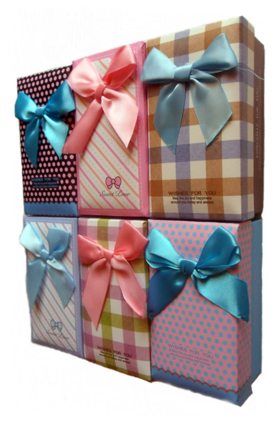 Superman: James Gunn Mostra Le Scatole Piene Di Storyboard Per Il Nuovo - Foto 3