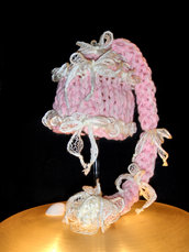 cappellino neonato "romantica magia" maglia a mano