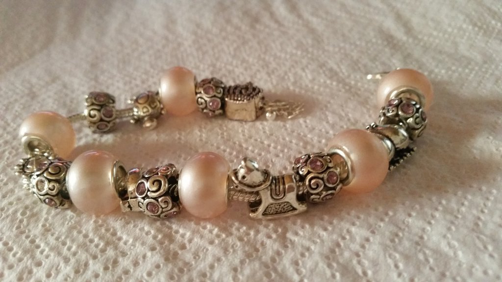 Bracciale Lumière de Rose Metallo con finitura rosa e perle in resina