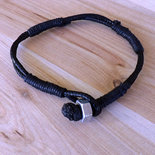 Bracciale  uomo basic bulloni e cordino nero urban style.