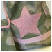 Sacchetto asilo in cotone camouflage verde con stella rosa e busta coordinata