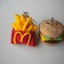 Orecchini con ciondoli in fimo cheeseburger e patatite fritte earrings handmade