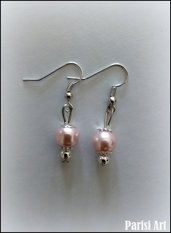 Orecchini pendenti con perle rosa perlato