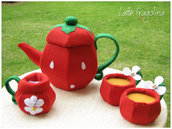 Giocattolo in feltro "Set da tè fragola rosso " senza dolci - Cibo e alimenti in feltro per bambini