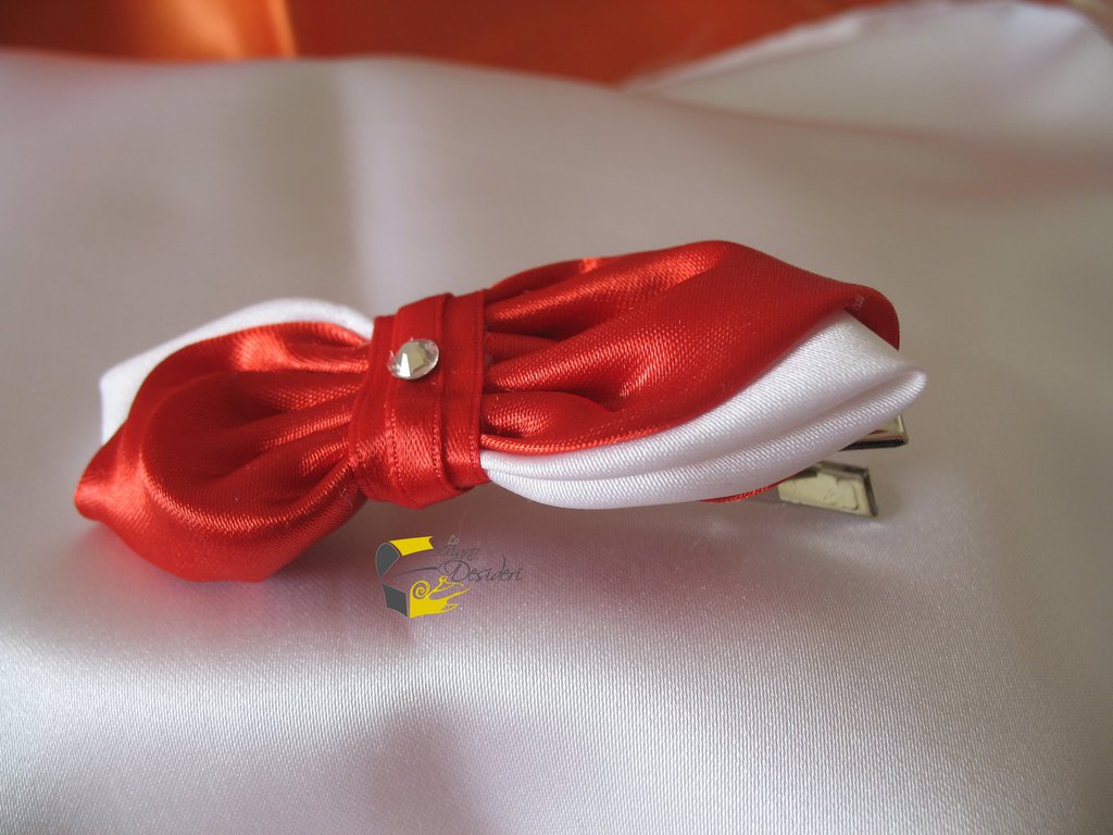 Fermaglio Fiocco in raso rosso per