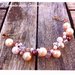 Bracciale realizzato a mano con fili argento, perle grandi rosa e perle piccole