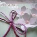 partecipazione romantica con fiorellini bianchi e perle