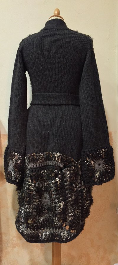Cappotto mosaico in lana BIO nero fatto a mano Donna 