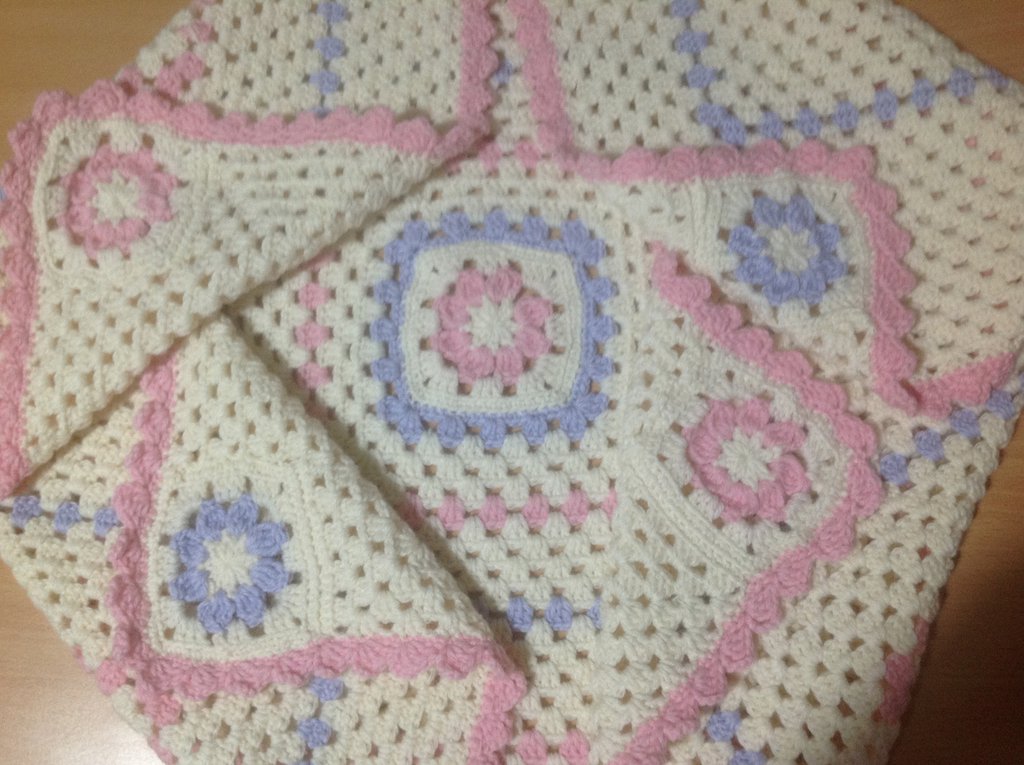 SOHOBABY Scialle Per Neonato Ricamato - Morbido E Universale, 120x120 Cm Con Frange, Bianco/Crema - Perfetto Per Battesimo