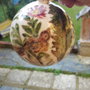 palla natalizia in ceramica decorata a mano
