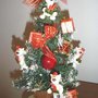 NOVITA - JUST XMAS - Albero di natale con BULL TERRIER  e candele rosse - 30 cm fimo 