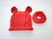 cappellino rosso per neonato fatto a mano con lana biologica Orsetto
