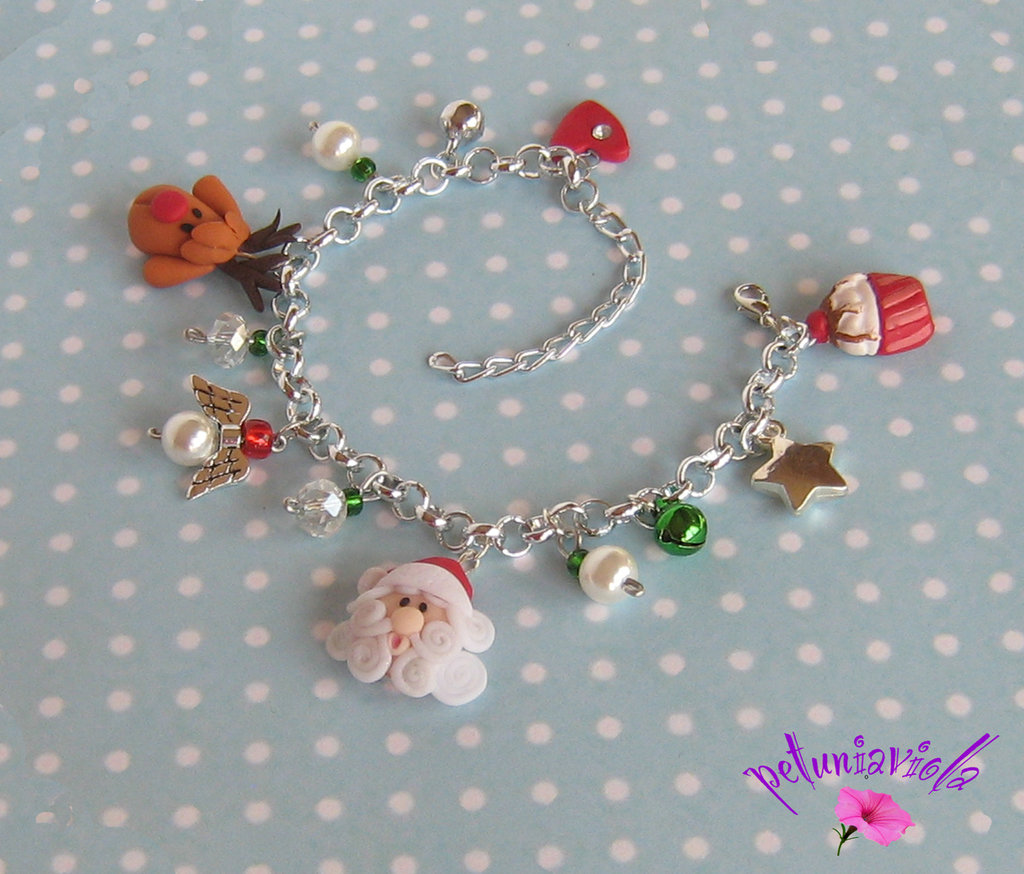braccialetti natalizi da donna con ciondoli: braccialetti festivi con perline rosse e verdi con ciondoli a fora di Babbo Natale, fiocco di neve e albero di Natale, perfetti coe regali per le
