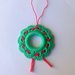 Mini ghirlanda di Natale verde e rossa, decorazione natalizia, fatta a mano all'uncinetto