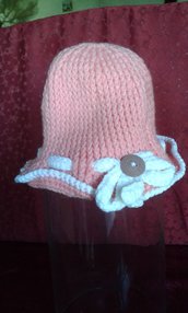 cappellino di lana neonata lavorato ad uncinetto