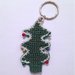 Portachiavi con albero di Natale verde fatto a mano all'uncinetto, con palline colorate