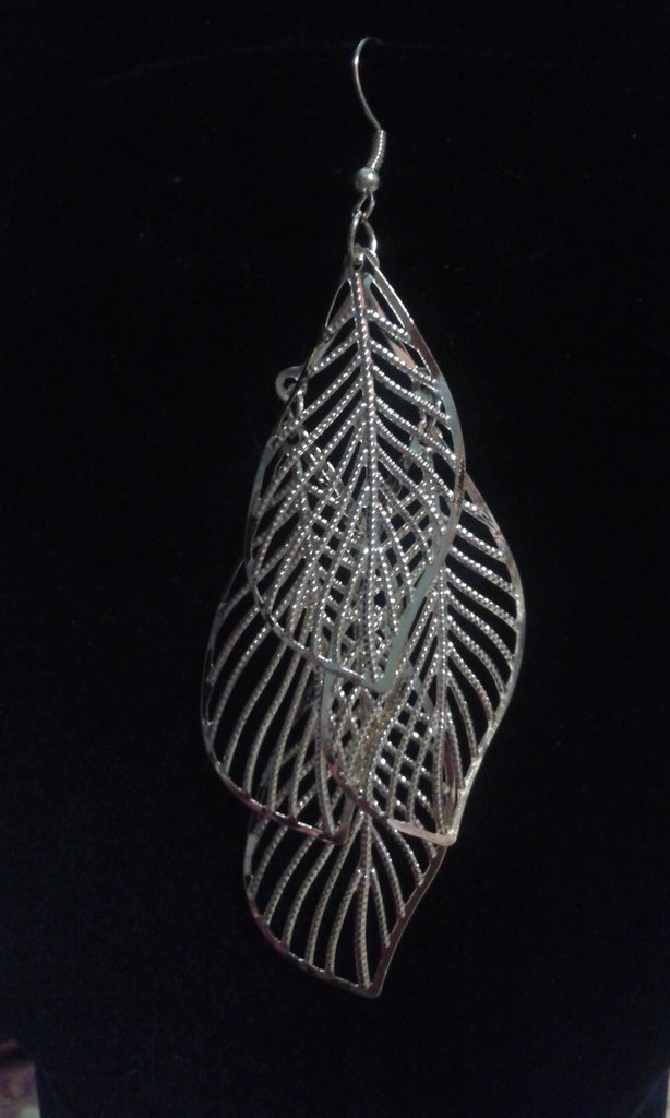 Orecchini pendenti a forma di foglia in argento sterling 925