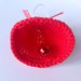 Campanella natalizia rossa amigurumi, con nastrino in organza a pois, perlina e vero campanellino, fatta a mano all'uncinetto 