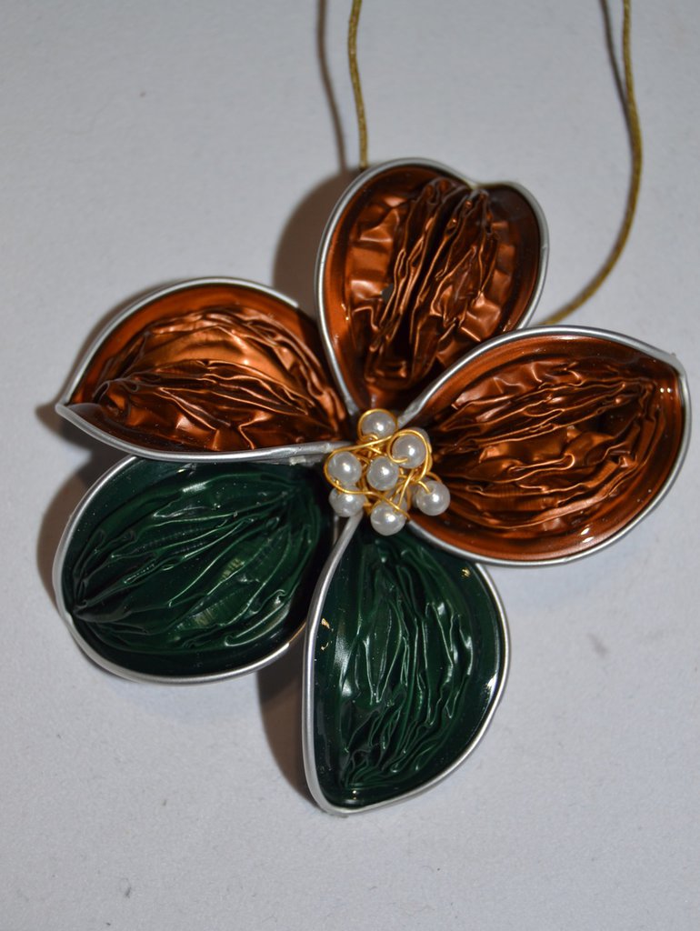 Collana con ciondolo diffusore di oli essenziali in vetro turchese: gioiello per aromaterapia fatto a mano - Italia