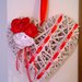 Natale cuore di legno da appendere, fuoriporta, addobbi natalizi, decorazione casa fiori di raso