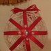Pallina di Natale in filo di cotone, raso e strass