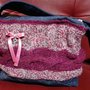 borsa in lana realizzata a maglia e jeans