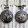 Collana con orologio FUNZIONANTE Casa Targaryen e Casa Stark GAME OF THRONES Metalupo Drago a 3 Teste Daenerys Targaryen Winter is Coming