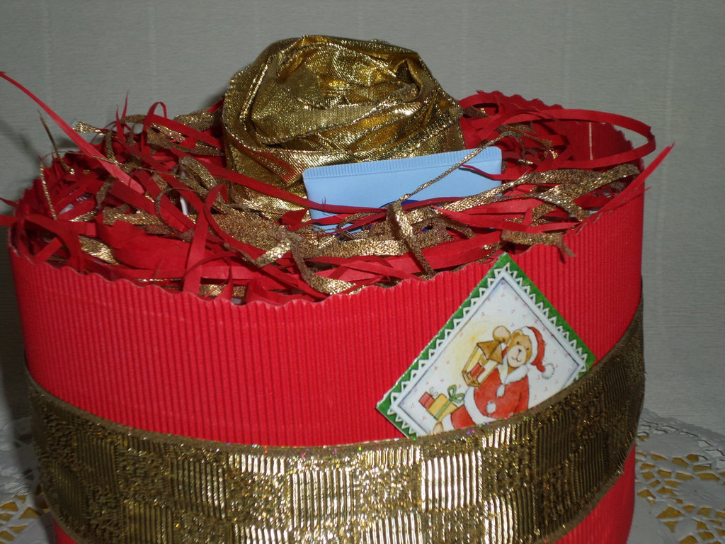 MC® Torta Di Pannolini Natalizia 32 Pezzi Con Calzini Antiscivolo – Decorazione “Il Mio 1° Natale” 32x23 Cm