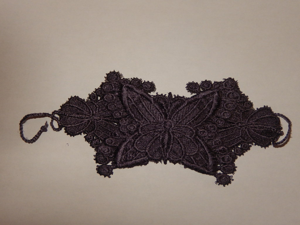 Pizzo macramè al metro Made in Italy