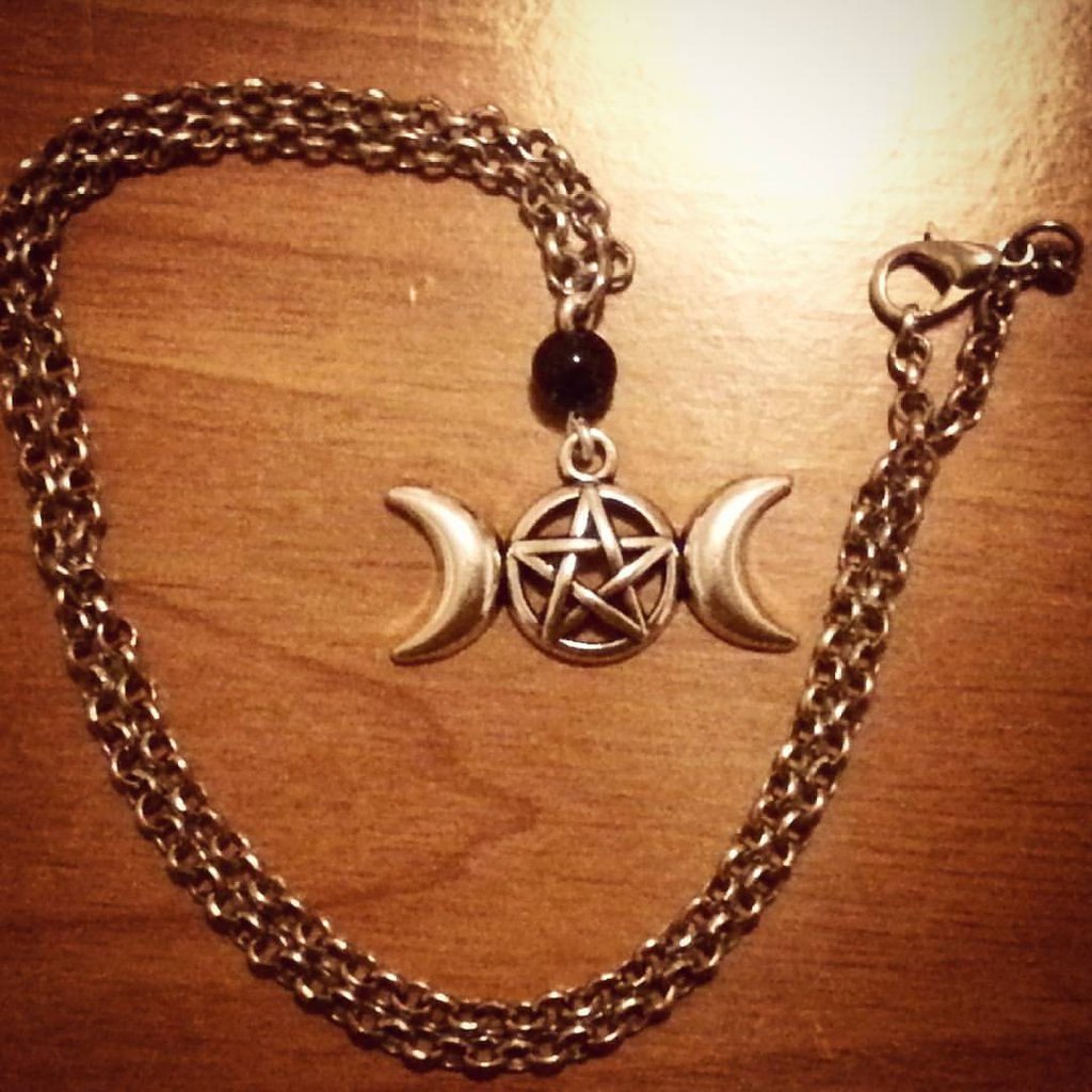 Collana girocollo vintage a forma di luna crescente, in velluto