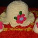 Cappello e scarpine neonata lavorato a mano