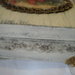Scatola portagioie in legno con decoupage di rose su una  base ovale,traforata