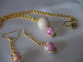 Collana e orecchini con perle in ceramica