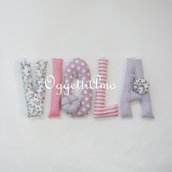 VIOLA: una ghirlanda di lettere lilla e rosa per decorare la sua cameretta