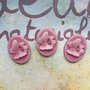 Cabochon resina con farfalla rosa antico