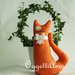 Un gatto arancio in stoffa con papillon in feltro come fermaporta: originale e colorata idea regalo!
