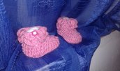 Scarpine di lana neonata lavorati a mano