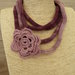 Collana in lana italiana,sfumata, lavorata a tricotin e fiore lavorato a crochet o in feltro